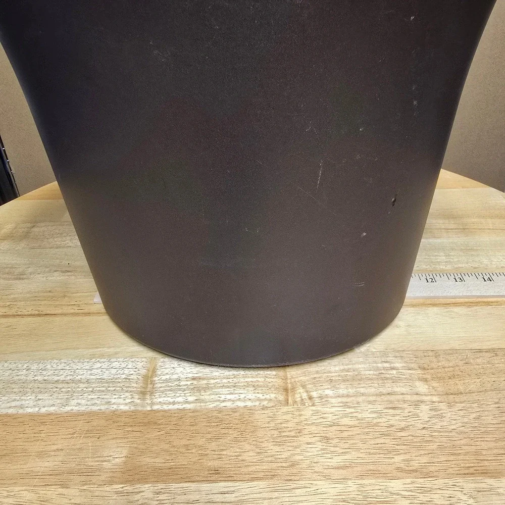 Rubbermaid oval wastebasket